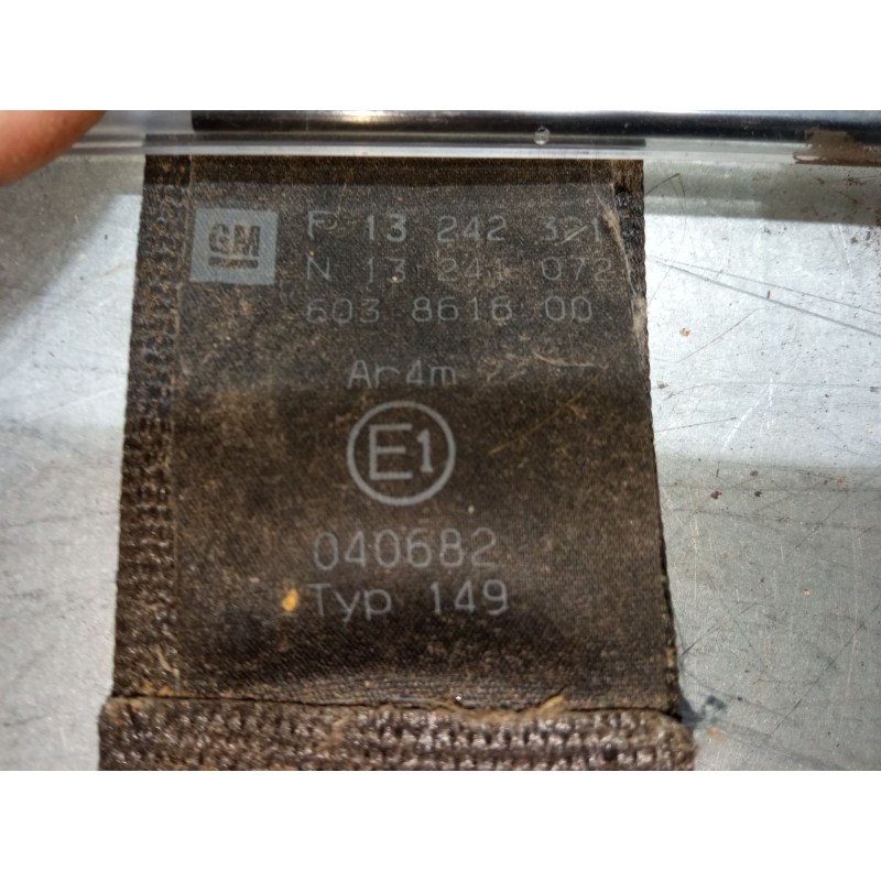 Recambio de cinturon seguridad trasero izquierdo para opel zafira b furgoneta/monovolumen (a05) 1.9 cdti van (m75) referencia OE Recambio de cinturon seguridad trasero izquierdo para opel zafira b furgoneta/monovolumen (a05) 1.9 cdti van (m75) referencia OE