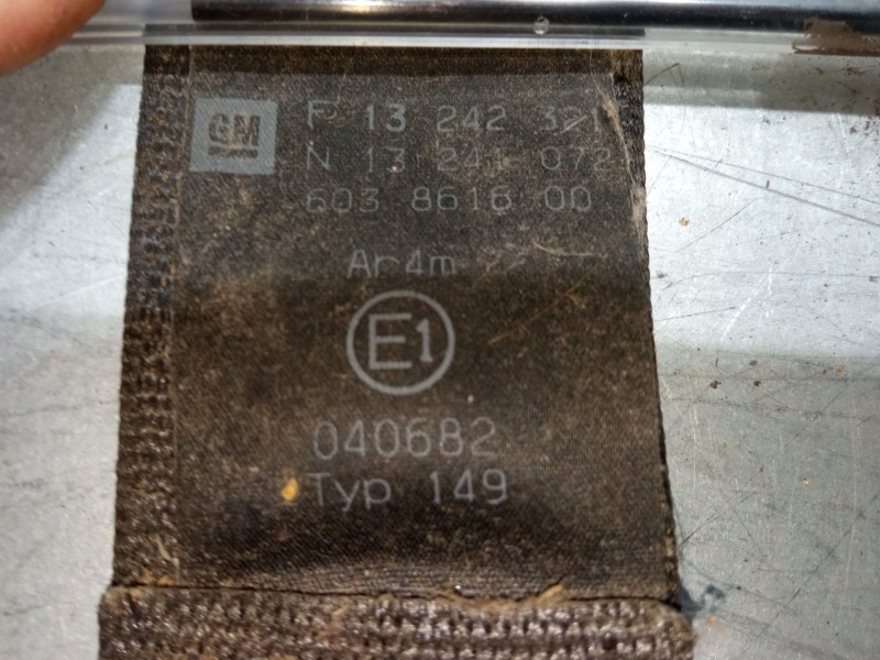 Recambio de cinturon seguridad trasero izquierdo para opel zafira b furgoneta/monovolumen (a05) 1.9 cdti van (m75) referencia OE Recambio de cinturon seguridad trasero izquierdo para opel zafira b furgoneta/monovolumen (a05) 1.9 cdti van (m75) referencia OE