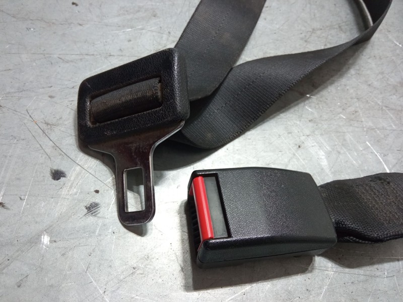 Recambio de anclaje cinturon trasero derecho para opel combo furgoneta/monovolumen (71_) 1.7 d referencia OEM IAM 90359918   Recambio de anclaje cinturon trasero derecho para opel combo furgoneta/monovolumen (71_) 1.7 d referencia OEM IAM 90359918