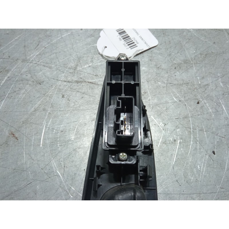 Recambio de mando elevalunas trasero izquierdo para mazda 2 (de_, dh_) 1.4 mzr-cd referencia OEM IAM D65166370  