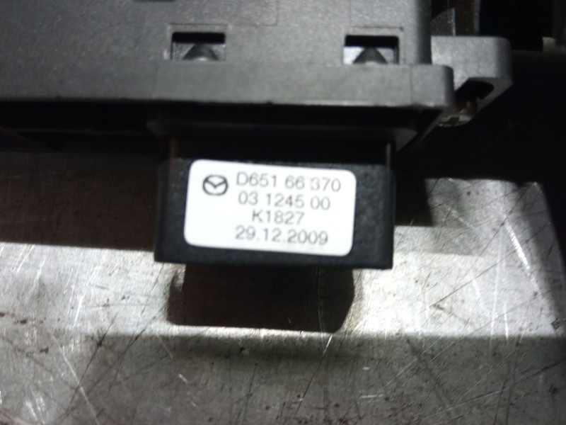 Recambio de mando elevalunas trasero izquierdo para mazda 2 (de_, dh_) 1.4 mzr-cd referencia OEM IAM D65166370  