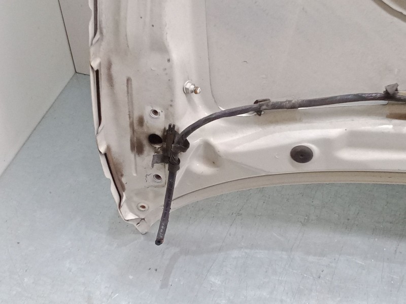 Recambio de capo para bmw 3 (e46) 320 d referencia OEM IAM    Recambio de capo para bmw 3 (e46) 320 d referencia OEM IAM