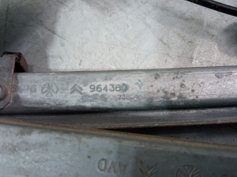 Recambio de elevalunas electrico delantero derecho para citroën xsara (n1) 1.9 d referencia OEM IAM    Recambio de elevalunas electrico delantero derecho para citroën xsara (n1) 1.9 d referencia OEM IAM