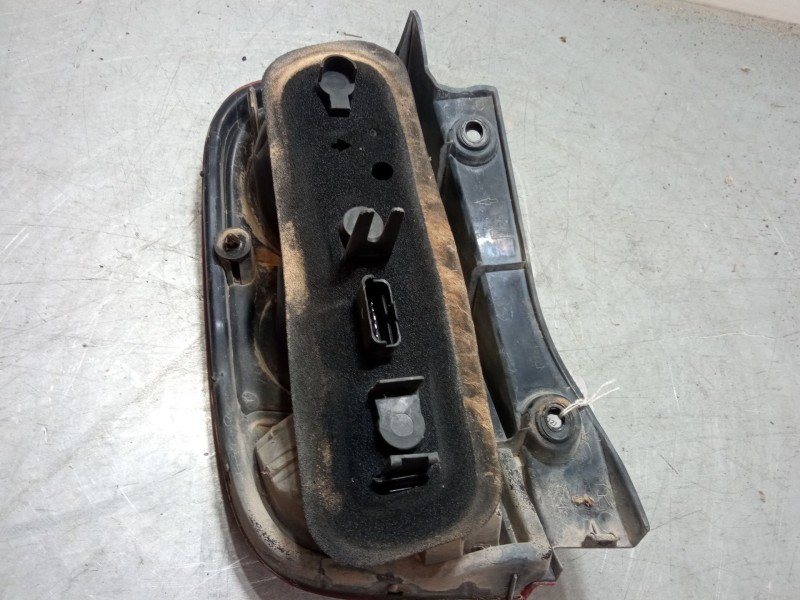 Recambio de piloto trasero derecho para nissan micra iii (k12) 1.2 16v referencia OEM IAM    Recambio de piloto trasero derecho para nissan micra iii (k12) 1.2 16v referencia OEM IAM