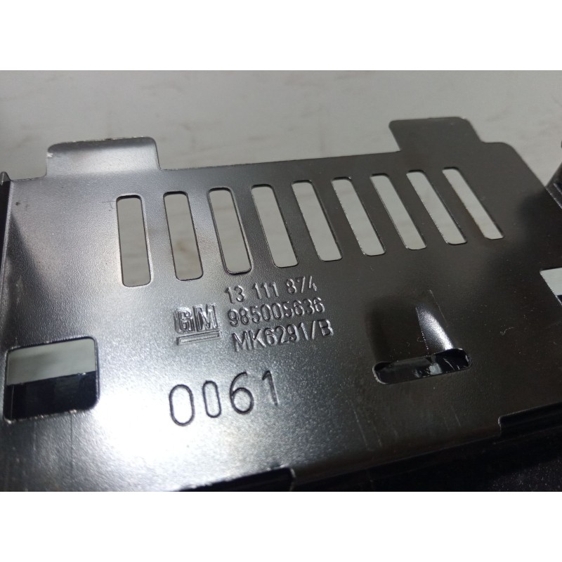 Recambio de consola central para opel zafira / zafira family b (a05) 1.7 cdti (m75) referencia OEM IAM 13111874  985005636 Recambio de consola central para opel zafira / zafira family b (a05) 1.7 cdti (m75) referencia OEM IAM 13111874  985005636