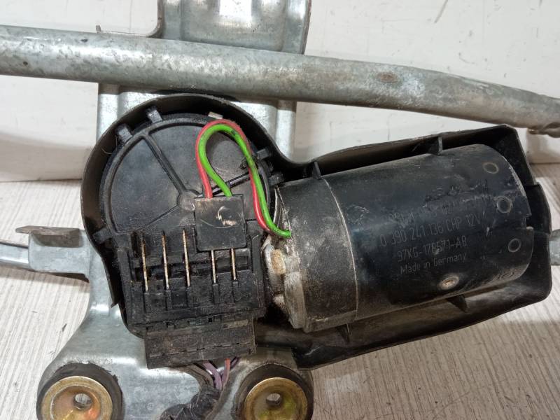 MOTOR LIMPIA DELANTERO 0390241136 