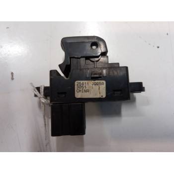 MANDO ELEVALUNAS TRASERO IZQUIERDO 25411JG05A 
