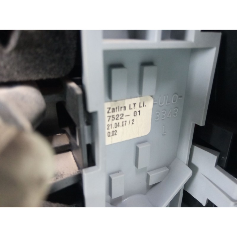 Recambio de piloto trasero izquierdo para opel zafira b furgoneta/monovolumen (a05) 1.9 cdti van (m75) referencia OEM IAM   