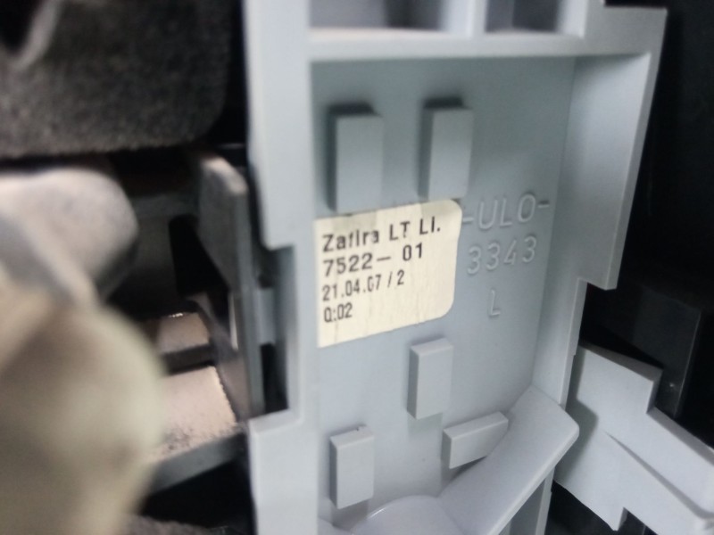 Recambio de piloto trasero izquierdo para opel zafira b furgoneta/monovolumen (a05) 1.9 cdti van (m75) referencia OEM IAM   