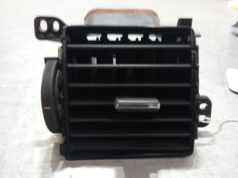 Recambio de aireador izquierdo para toyota auris (_e15_) 1.4 d-4d (nde150_) referencia OEM IAM   