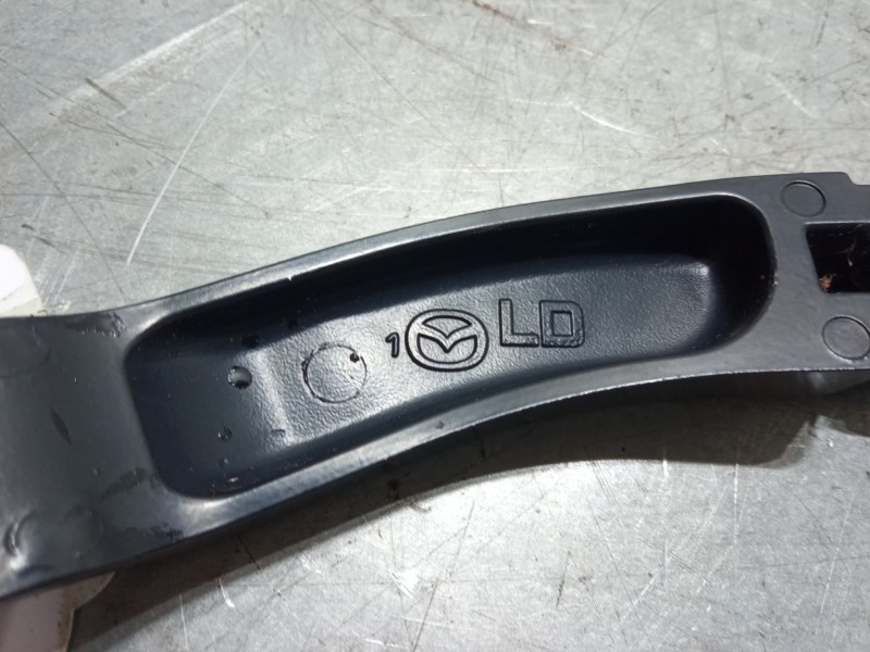 Recambio de brazo limpia delantero izquierdo para mazda 2 (de_, dh_) 1.4 mzr-cd referencia OEM IAM   