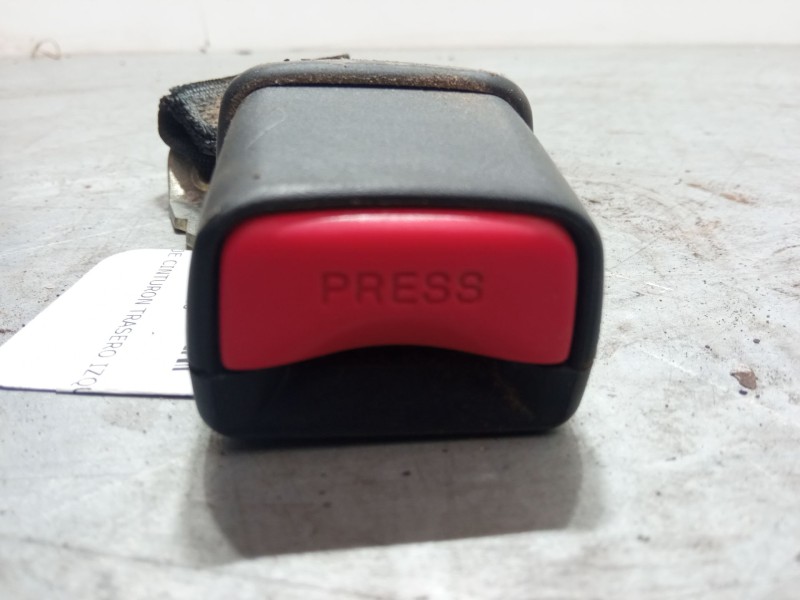 Recambio de anclaje cinturon trasero izquierdo para mazda 2 (de_, dh_) 1.4 mzr-cd referencia OEM IAM   