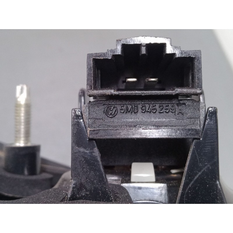 Recambio de piloto trasero porton izquierdo para volkswagen golf plus v (5m1, 521) 1.9 tdi referencia OEM IAM    Recambio de piloto trasero porton izquierdo para volkswagen golf plus v (5m1, 521) 1.9 tdi referencia OEM IAM