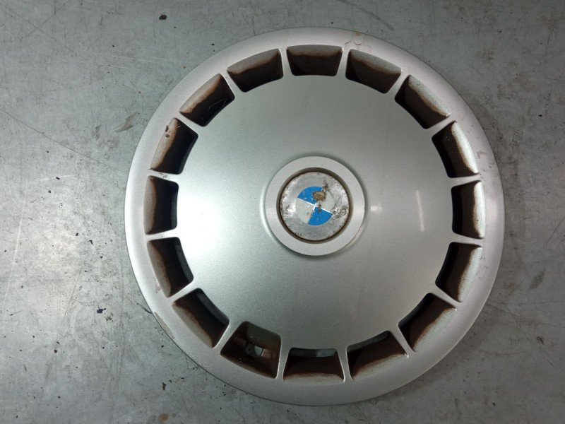 Recambio de tapacubos para bmw 3 (e30) 318 i referencia OEM IAM 36131179170  