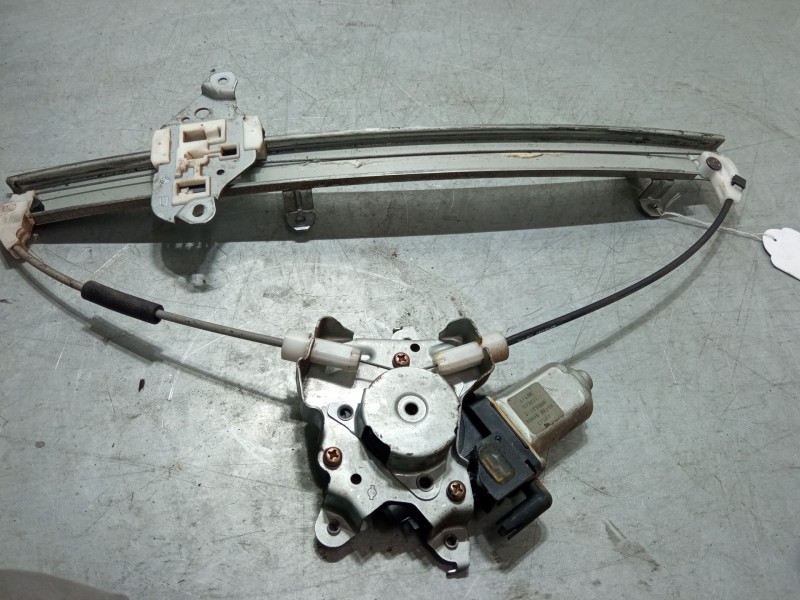 Recambio de elevalunas delantero derecho para nissan almera ii (n16) 1.8 referencia OEM IAM 8073089906   Recambio de elevalunas delantero derecho para nissan almera ii (n16) 1.8 referencia OEM IAM 8073089906