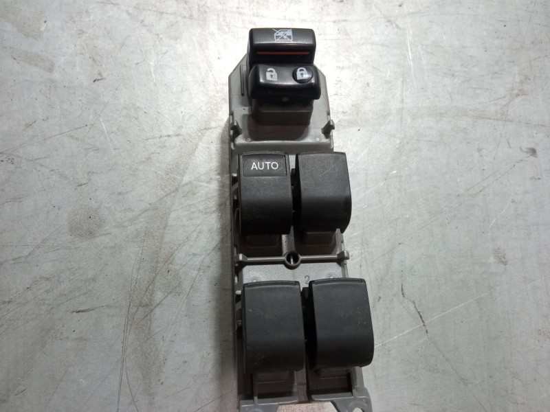 Recambio de mando elevalunas delantero izquierdo para toyota auris (_e15_) 1.4 d-4d (nde150_) referencia OEM IAM   