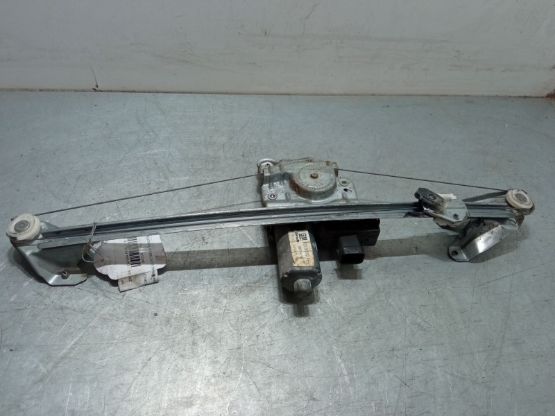 Recambio de elevalunas electrico trasero derecho para opel zafira / zafira family b (a05) 1.7 cdti (m75) referencia OEM IAM 1313 Recambio de elevalunas electrico trasero derecho para opel zafira / zafira family b (a05) 1.7 cdti (m75) referencia OEM IAM 1313