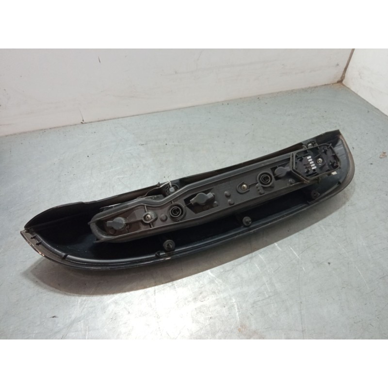 Recambio de piloto trasero derecho para opel corsa c (x01) 1.7 cdti (f08, f68) referencia OEM IAM    Recambio de piloto trasero derecho para opel corsa c (x01) 1.7 cdti (f08, f68) referencia OEM IAM