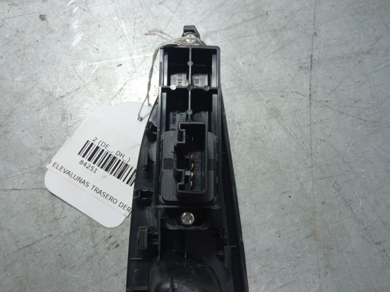 Recambio de mando elevalunas trasero derecho para mazda 2 (de_, dh_) 1.4 mzr-cd referencia OEM IAM D65166370  