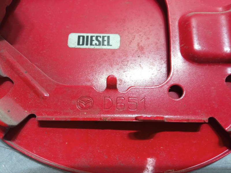 Recambio de tapa exterior combustible para mazda 2 (de_, dh_) 1.4 mzr-cd referencia OEM IAM D651  