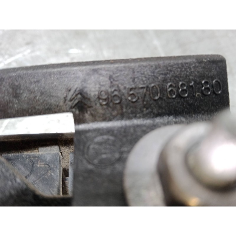 Recambio de maneta exterior electrica porton para citroën c4 i (lc_) 1.6 16v referencia OEM IAM 9657068180   Recambio de maneta exterior electrica porton para citroën c4 i (lc_) 1.6 16v referencia OEM IAM 9657068180