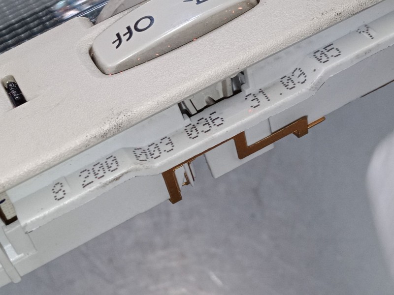 Recambio de luz interior delantera para renault laguna ii grandtour (kg0/1_) 1.9 dci (kg0g) referencia OEM IAM 8200003036  