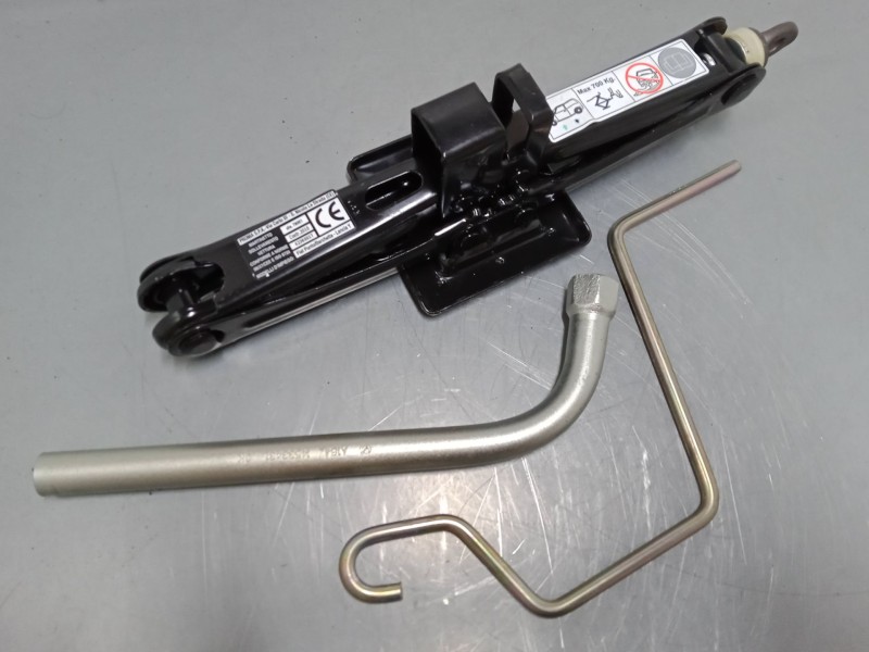 Recambio de gato para fiat 500 (312_) 1.2 (312axa1a) referencia OEM IAM    Recambio de gato para fiat 500 (312_) 1.2 (312axa1a) referencia OEM IAM