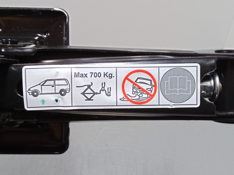 Recambio de gato para fiat 500 (312_) 1.2 (312axa1a) referencia OEM IAM    Recambio de gato para fiat 500 (312_) 1.2 (312axa1a) referencia OEM IAM