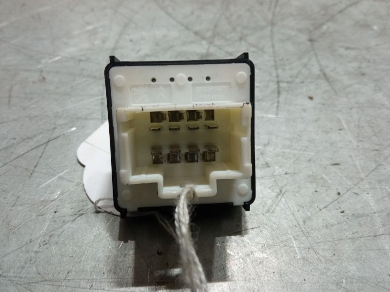 Recambio de mando elevalunas delantero izquierdo para citroën c4 cactus 1.2 vti 82 referencia OEM IAM   