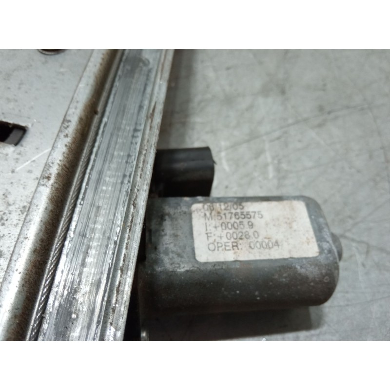 Recambio de elevalunas electrico izquierdo 3p para fiat punto (199_) 1.4 (199axb1a, 199bxb1a, 199bxb11, 199axb11) referencia OEM Recambio de elevalunas electrico izquierdo 3p para fiat punto (199_) 1.4 (199axb1a, 199bxb1a, 199bxb11, 199axb11) referencia OEM