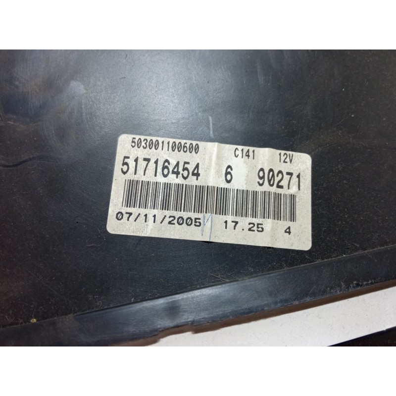 Recambio de cuadro instrumentos para fiat punto (199_) 1.4 (199axb1a, 199bxb1a, 199bxb11, 199axb11) referencia OEM IAM 51716454 