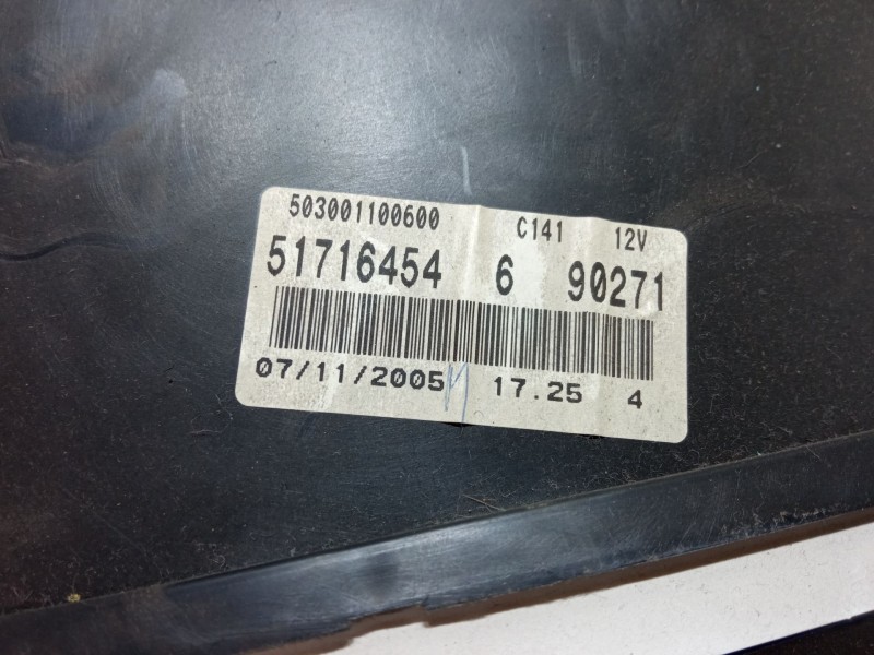 Recambio de cuadro instrumentos para fiat punto (199_) 1.4 (199axb1a, 199bxb1a, 199bxb11, 199axb11) referencia OEM IAM 51716454 