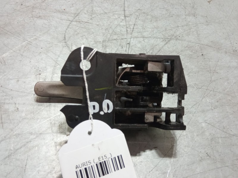 Recambio de maneta interior puerta delantera derecha para toyota auris (_e15_) 1.4 d-4d (nde150_) referencia OEM IAM 62318A1  