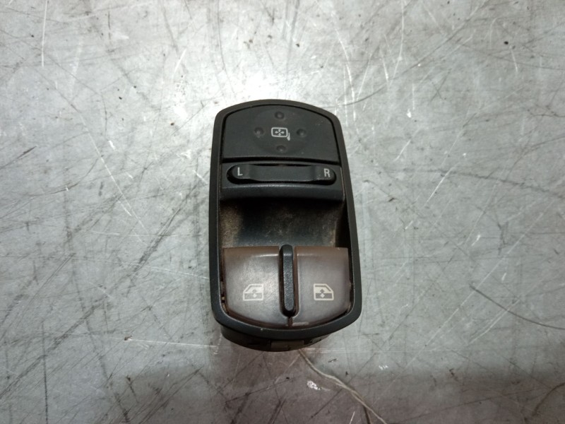 Recambio de mando elevalunas delantero izquierdo para opel corsa d (s07) 1.4 (l08, l68) referencia OEM IAM    Recambio de mando elevalunas delantero izquierdo para opel corsa d (s07) 1.4 (l08, l68) referencia OEM IAM