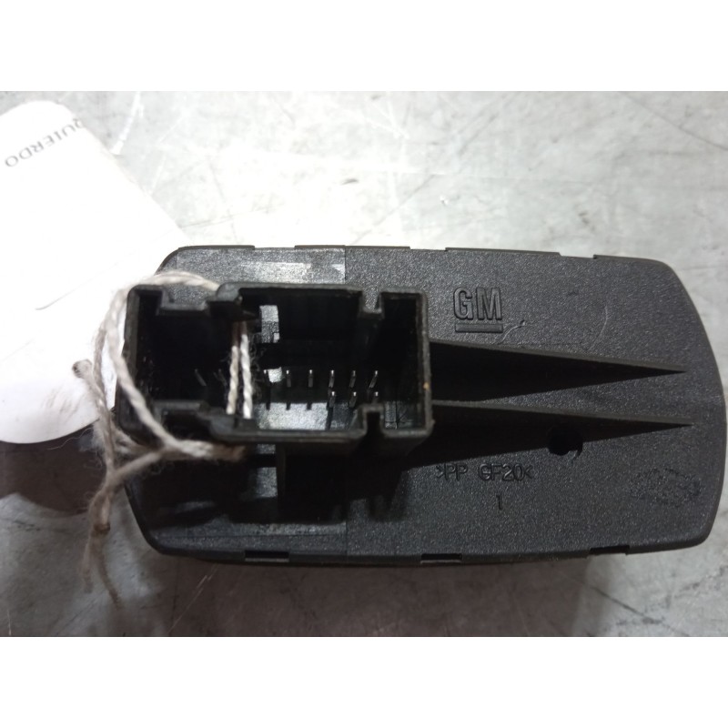 Recambio de mando elevalunas delantero izquierdo para opel corsa d (s07) 1.4 (l08, l68) referencia OEM IAM    Recambio de mando elevalunas delantero izquierdo para opel corsa d (s07) 1.4 (l08, l68) referencia OEM IAM
