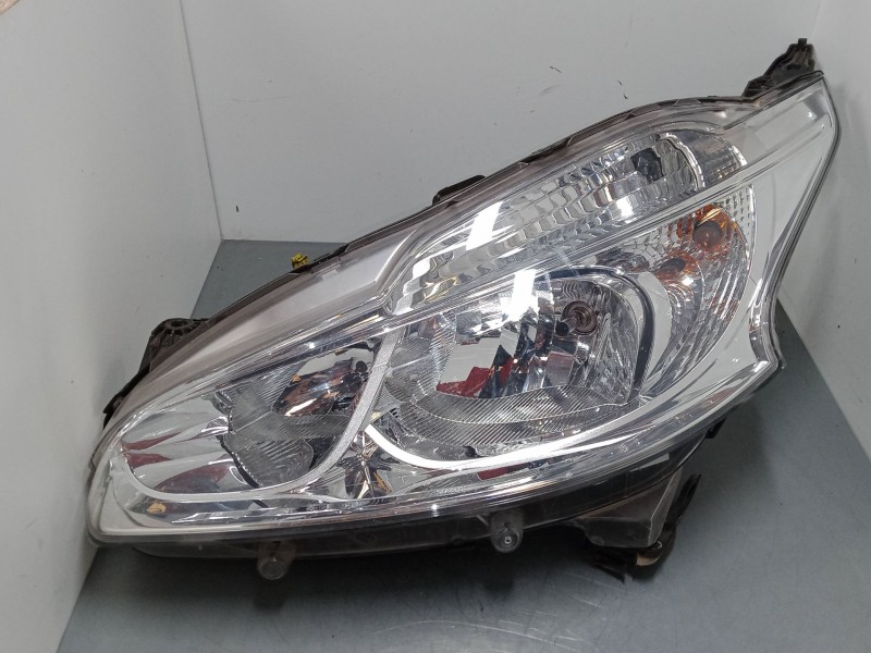 Recambio de faro izquierdo para peugeot 208 i (ca_, cc_) 1.2 vti 82 referencia OEM IAM 9802221880  