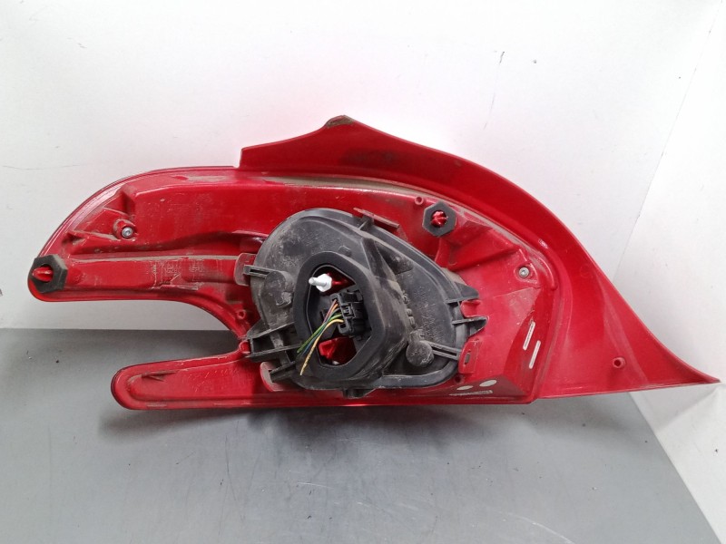 Recambio de piloto trasero derecho para peugeot 208 i (ca_, cc_) 1.2 vti 82 referencia OEM IAM 967262838002  