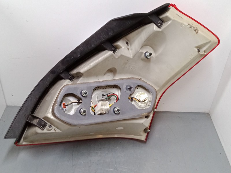 Recambio de piloto trasero izquierdo para kia cee´d sw (ed) 1.6 crdi 115 referencia OEM IAM 00973501  