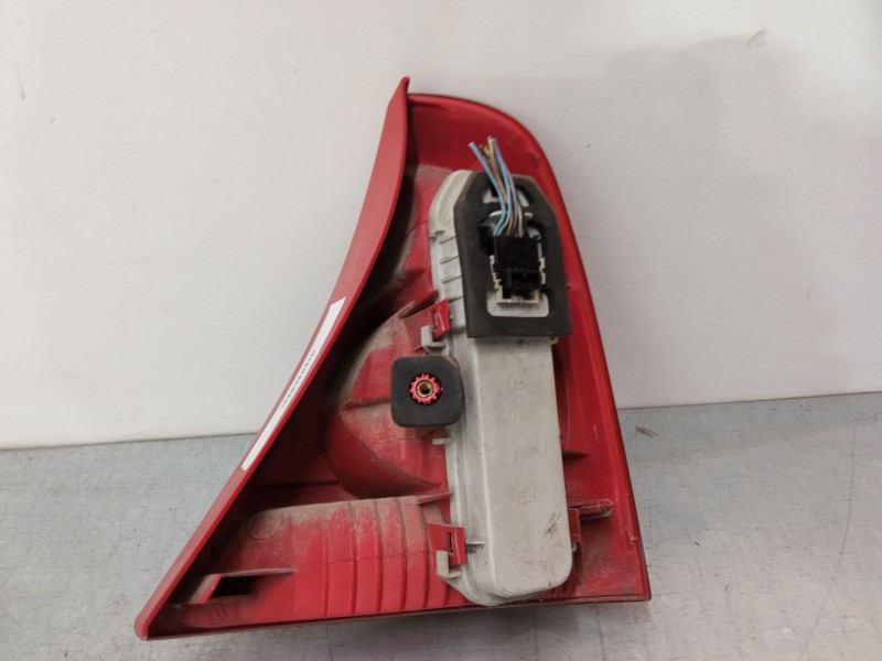 Recambio de piloto trasero izquierdo para renault clio ii (bb_, cb_) 1.5 dci (b/cb07) referencia OEM IAM   