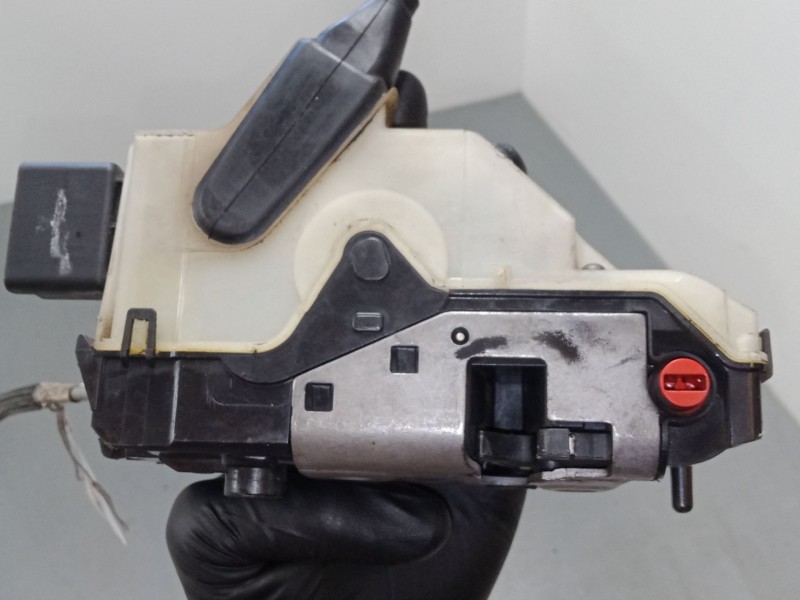 Recambio de cerradura puerta trasera derecha para citroën c4 ii (nc_) 1.6 hdi 90 referencia OEM IAM   