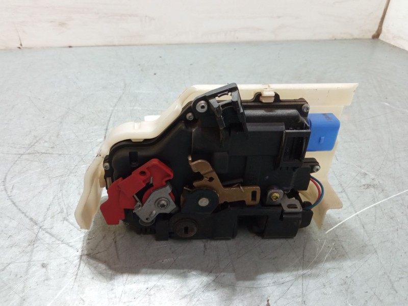 Recambio de cerradura puerta trasera izquierda para volkswagen touran (1t1, 1t2) 1.6 fsi referencia OEM IAM   