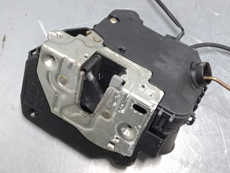 Recambio de cerradura puerta delantera derecha para mercedes-benz clk (c209) clk 200 kompressor (209.342) referencia OEM IAM   