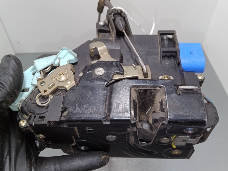 Recambio de cerradura puerta delantera izquierda para seat toledo iii (5p2) 2.0 tdi 16v referencia OEM IAM   