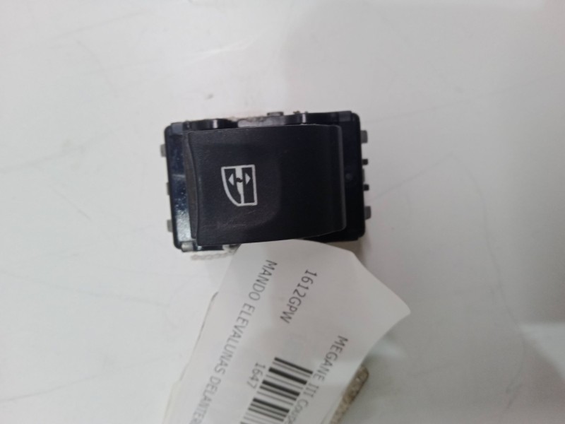 Recambio de mando elevalunas delantero derecho para renault megane iii coupé (dz0/1_) 1.6 16v (dz0u, dz1b, dz1h) referencia OEM 