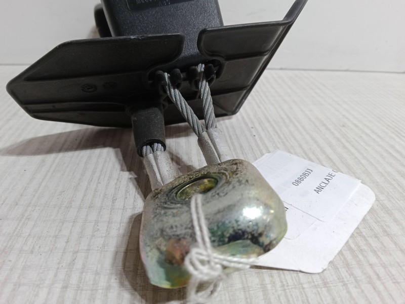 Recambio de anclaje cinturon trasero izquierdo para audi a4 b6 (8e2) 2.0 referencia OEM IAM 8EO857739010.  