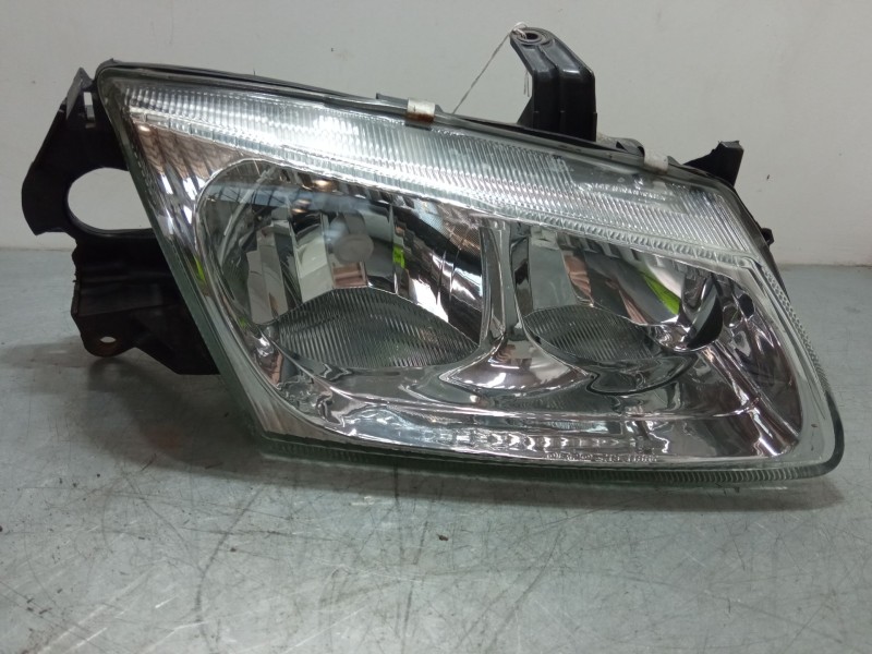 Recambio de faro derecho para nissan almera ii (n16) 1.8 referencia OEM IAM   
