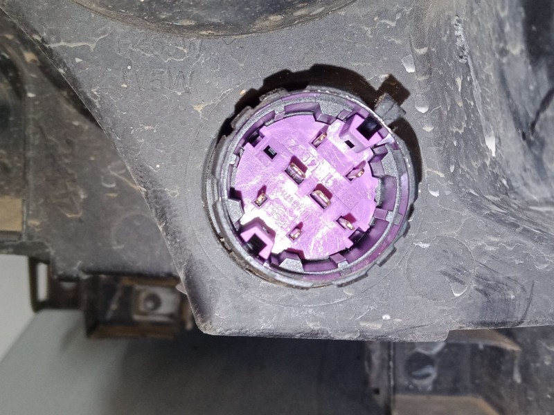 Recambio de faro derecho para fiat punto (199_) 1.3 d multijet referencia OEM IAM 89102045DX  