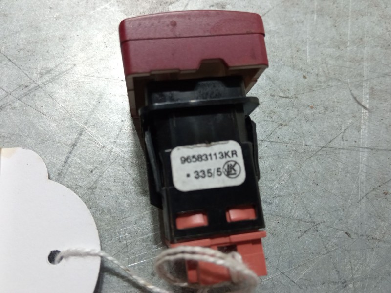 Recambio de warning para peugeot partner tepee 1.6 bluehdi 100 referencia OEM IAM 96583113KR  