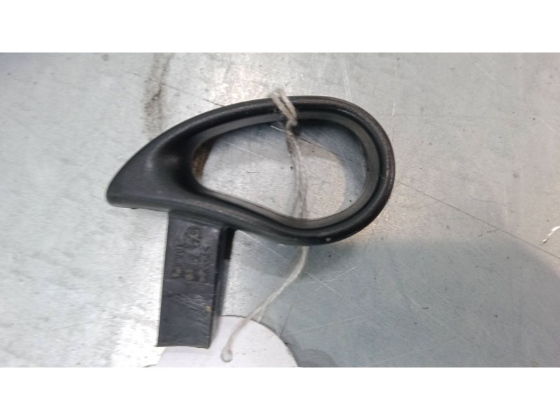 Recambio de tirador asiento abatible izquierdo para seat ibiza iii (6l1) 1.9 tdi referencia OEM IAM   