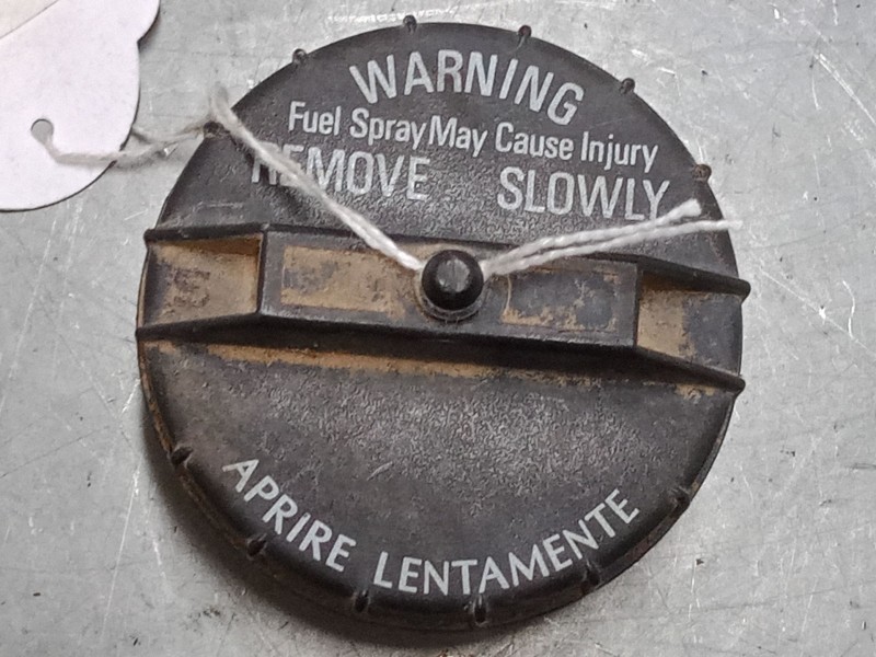 Recambio de tapon combustible para mitsubishi montero io i (h6_w, h7_w) 1.8 gdi (h66w, h76w) referencia OEM IAM   